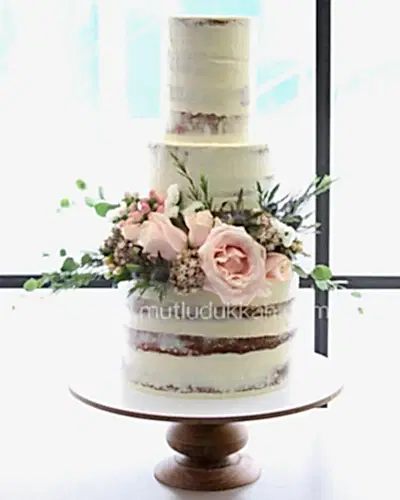 Çiçek Süslemeli Düğün Pastası