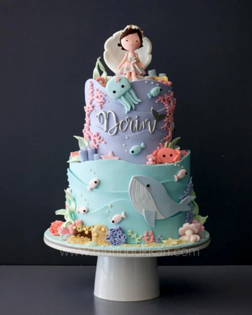 deniz pasta – balık ve balina süslemeli kız çocuk pastası