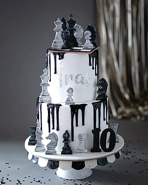 satranç pasta – oyun taşları ve satranç tahtası pastası