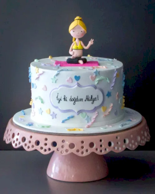 yoga pasta – spor temalı kadın doğum günü pastası