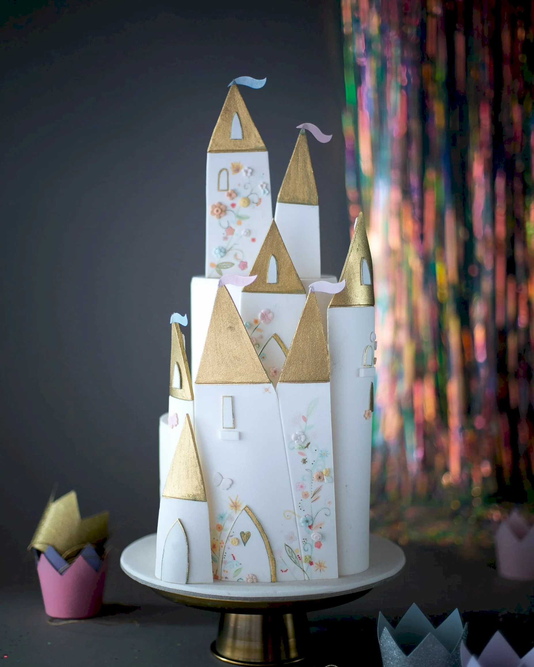 Çocuk doğum günü pastası siparişi için ipuçları. Mutlu Dükkan özel tasarım butik pasta