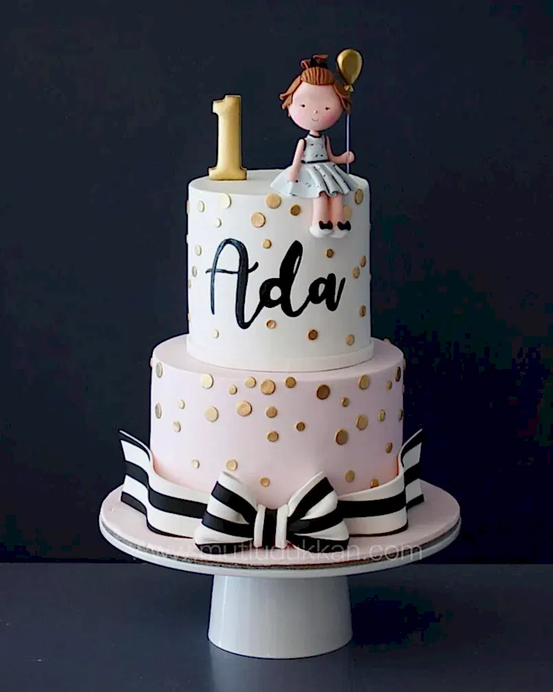 1 yaş pastası – altın konfeti süslemeli kız çocuk pastası