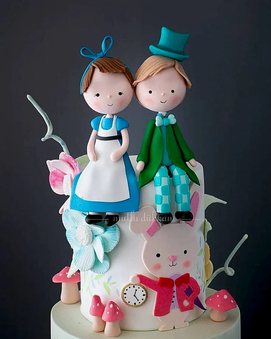 alice harikalar diyarında pastası