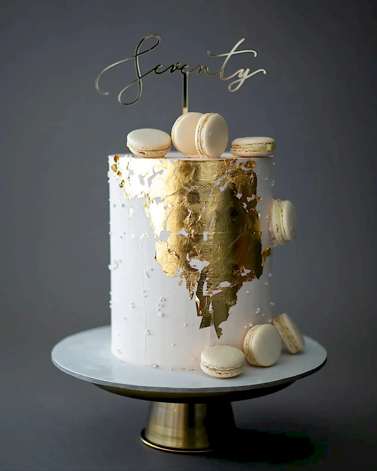 altın pasta – lüks ve gösterişli yetişkin doğum günü pastası