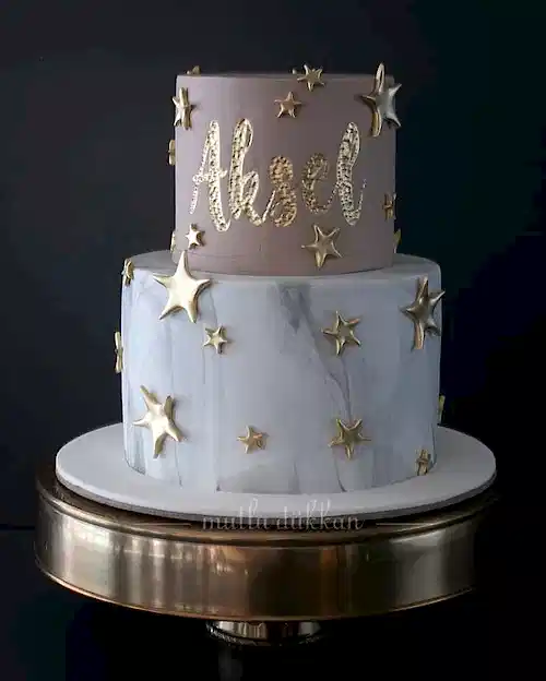 altın yıldız pasta – mermer desenli doğum günü pastası