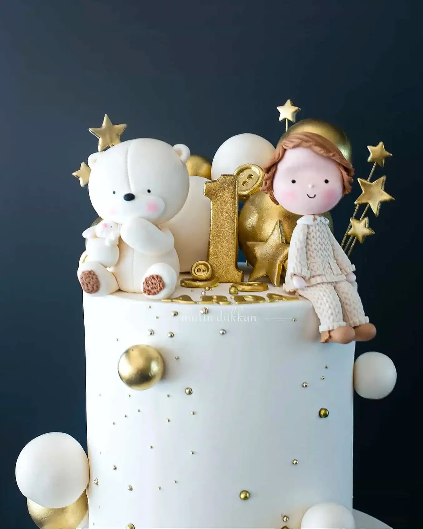 ayı pasta – top süslemeli 1 yaş doğum günü pastası