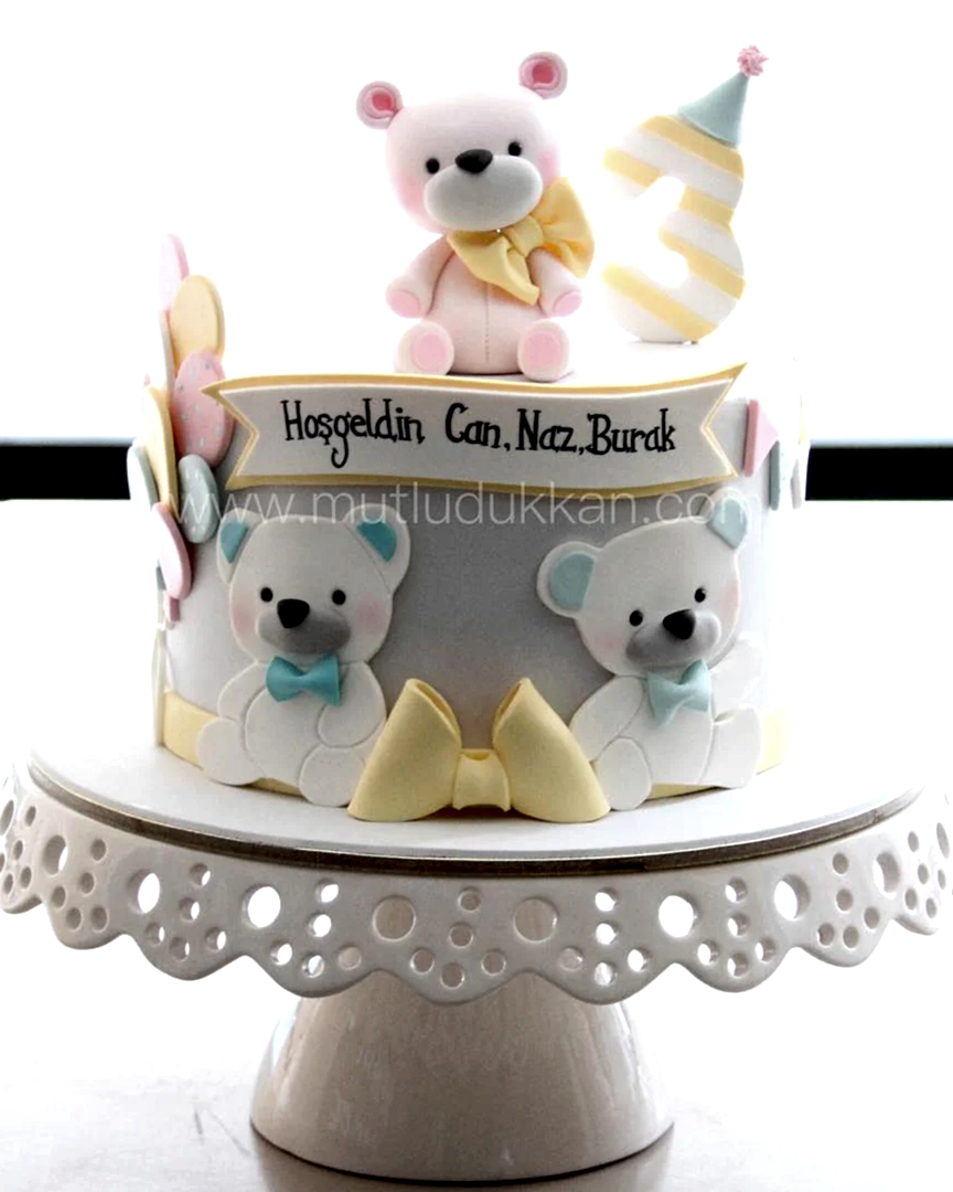 Ayıcık Süslemeli Bebek Doğum Pastası