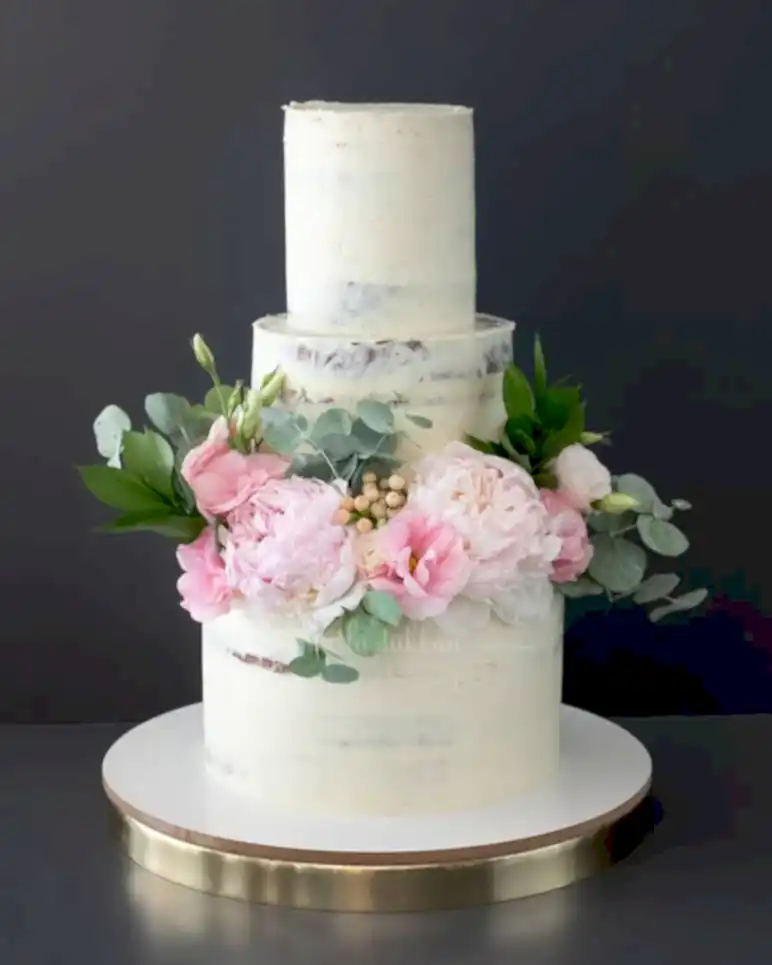 Canlı Çiçek Süslemeli Düğün Pastası