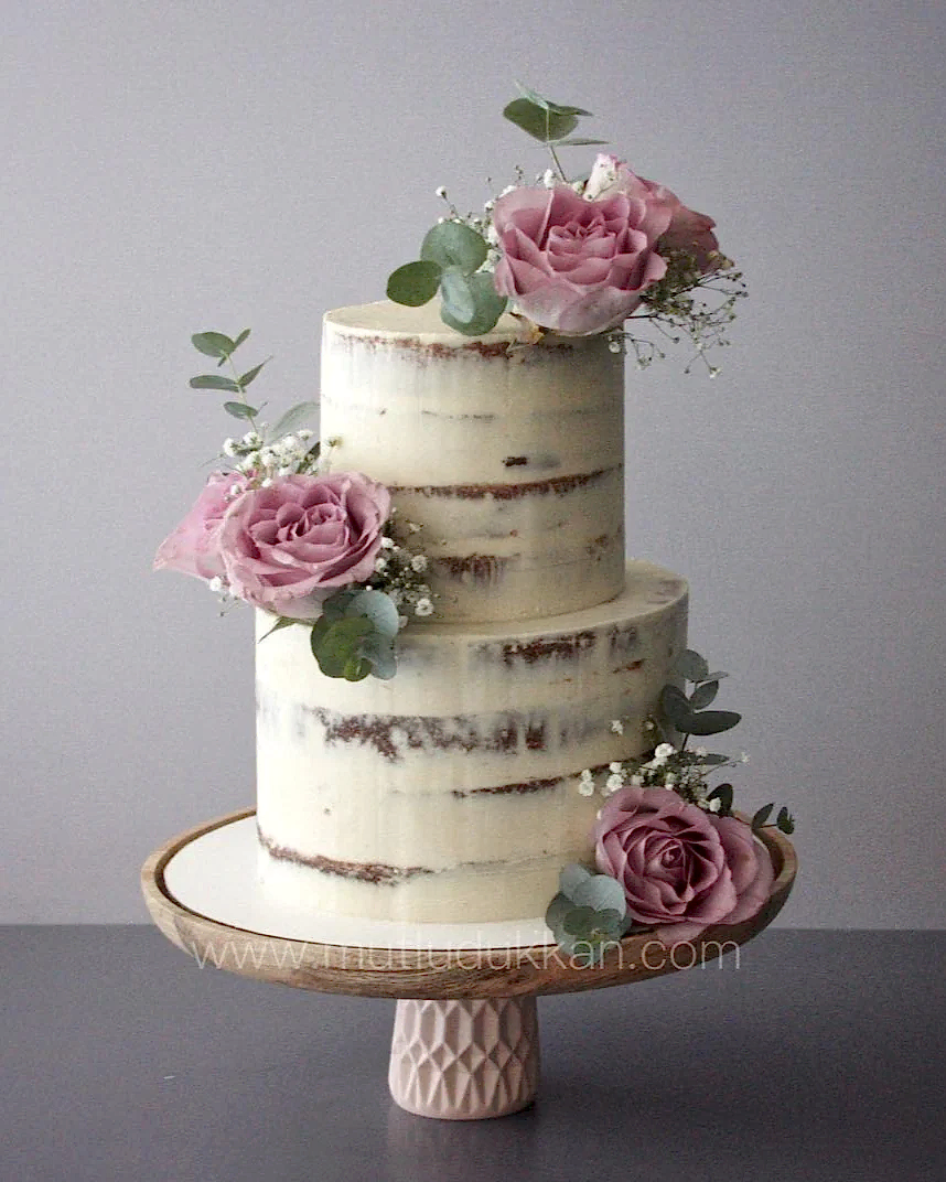 Canlı Çiçekli Nişan Pastası