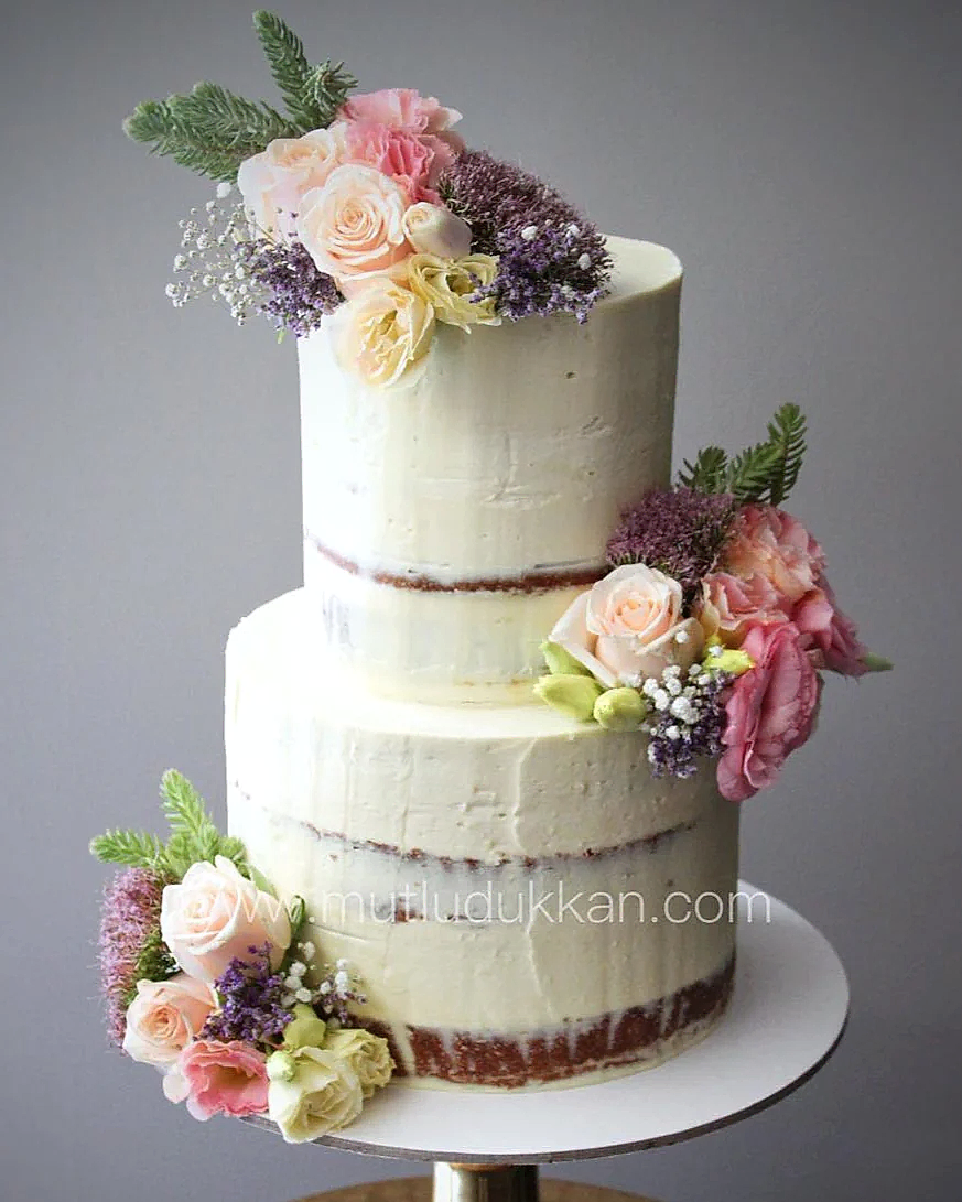 Çiçek Süslemeli Şeker Hamursuz Nişan Pastası