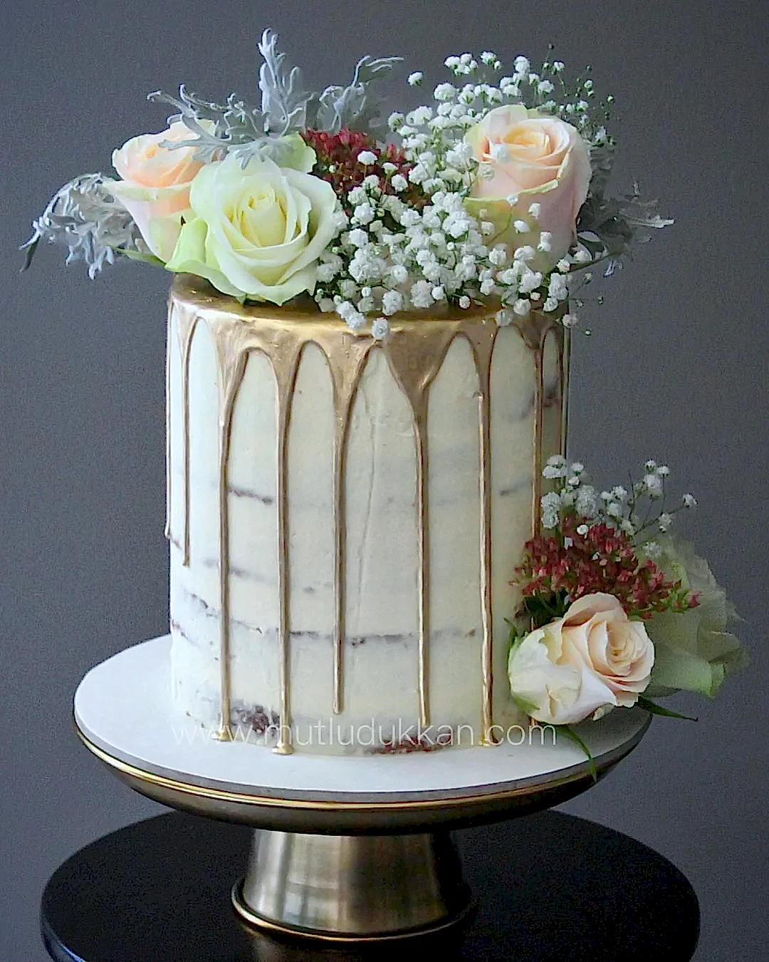 Çiçek Temalı Yetişkin Doğum Günü Pastası