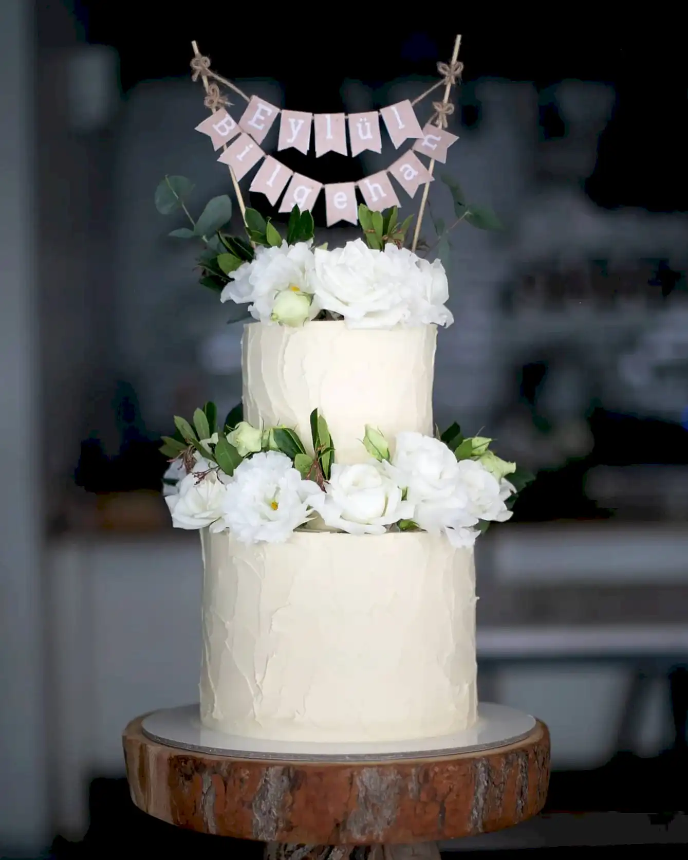 Çiçekli Nişan Pastası 