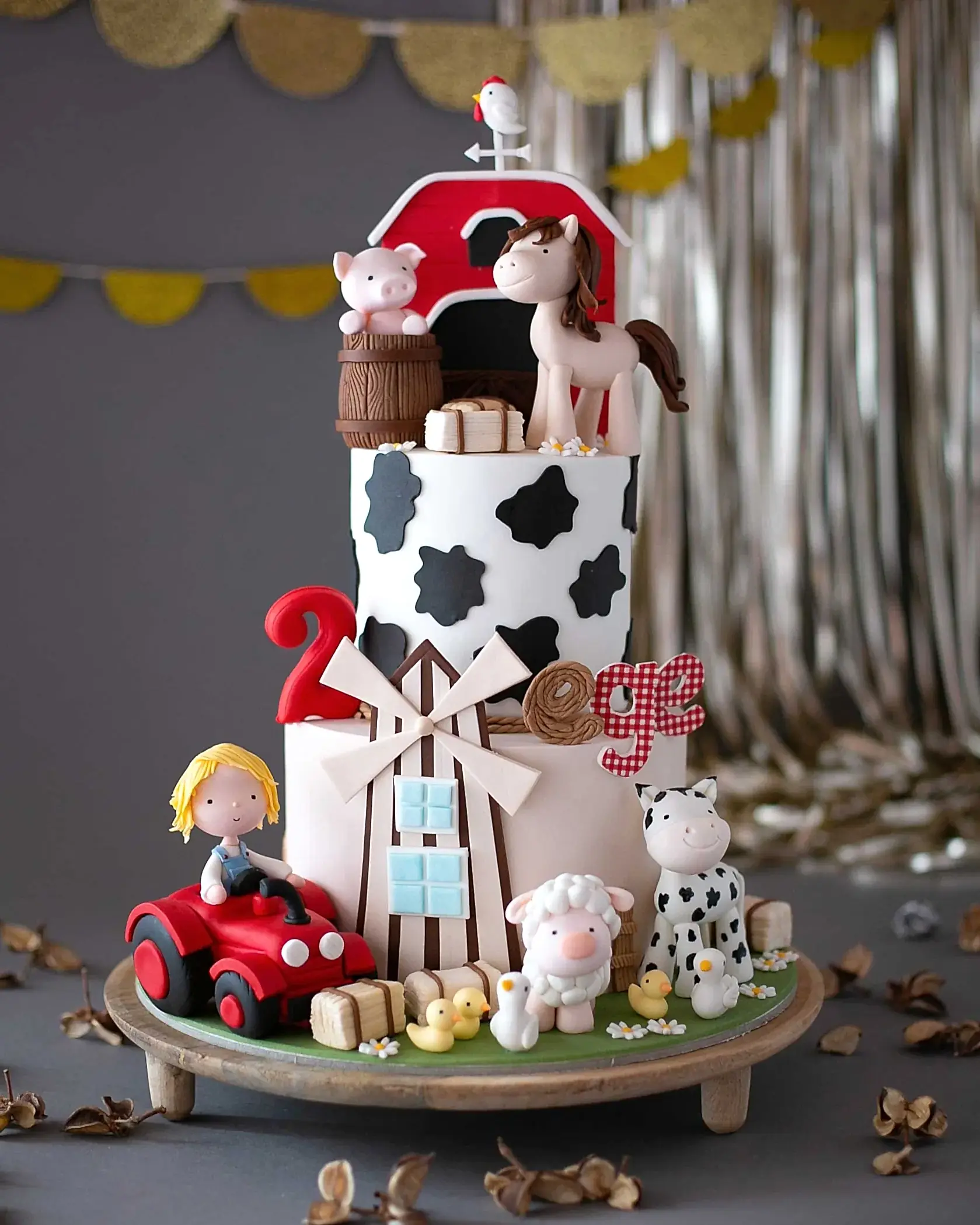 çiftlik pasta – traktör ve hayvan figürlü erkek pastası
