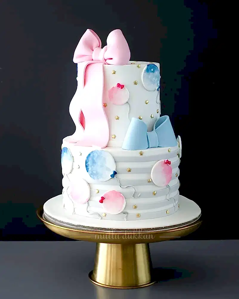 cinsiyet pastası – pembe mavi balon süslemeli pasta