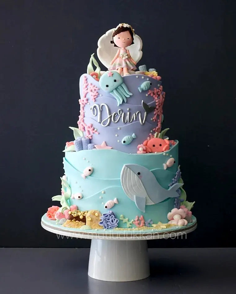 deniz pasta – balık ve balina süslemeli kız çocuk pastası