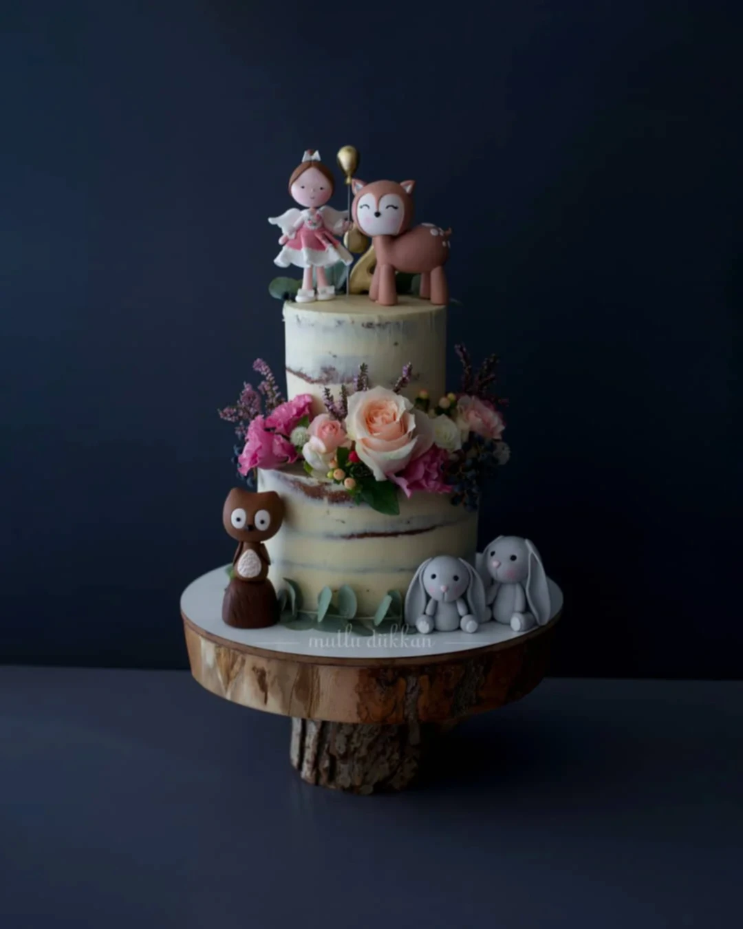 doga pasta – hayvan figürlü çiçekli kız doğum günü pastası