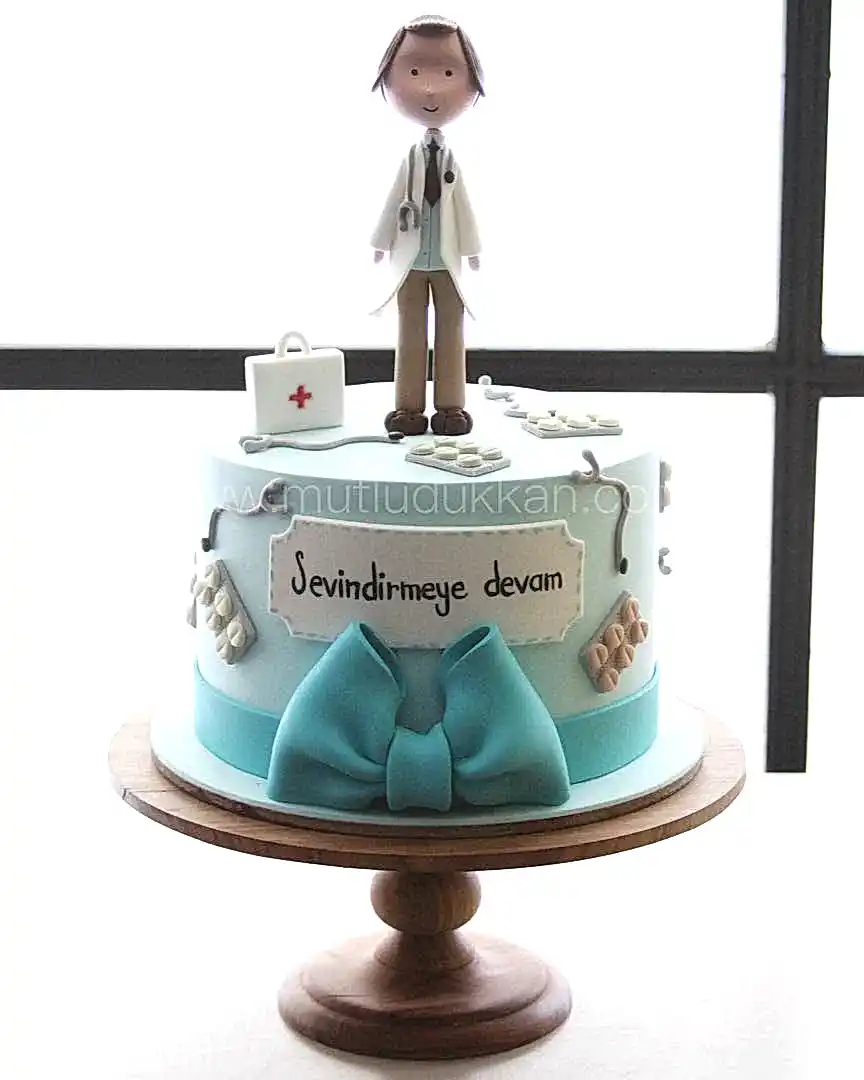 erkek doktor pasta – sağlık temalı doğum günü pastası