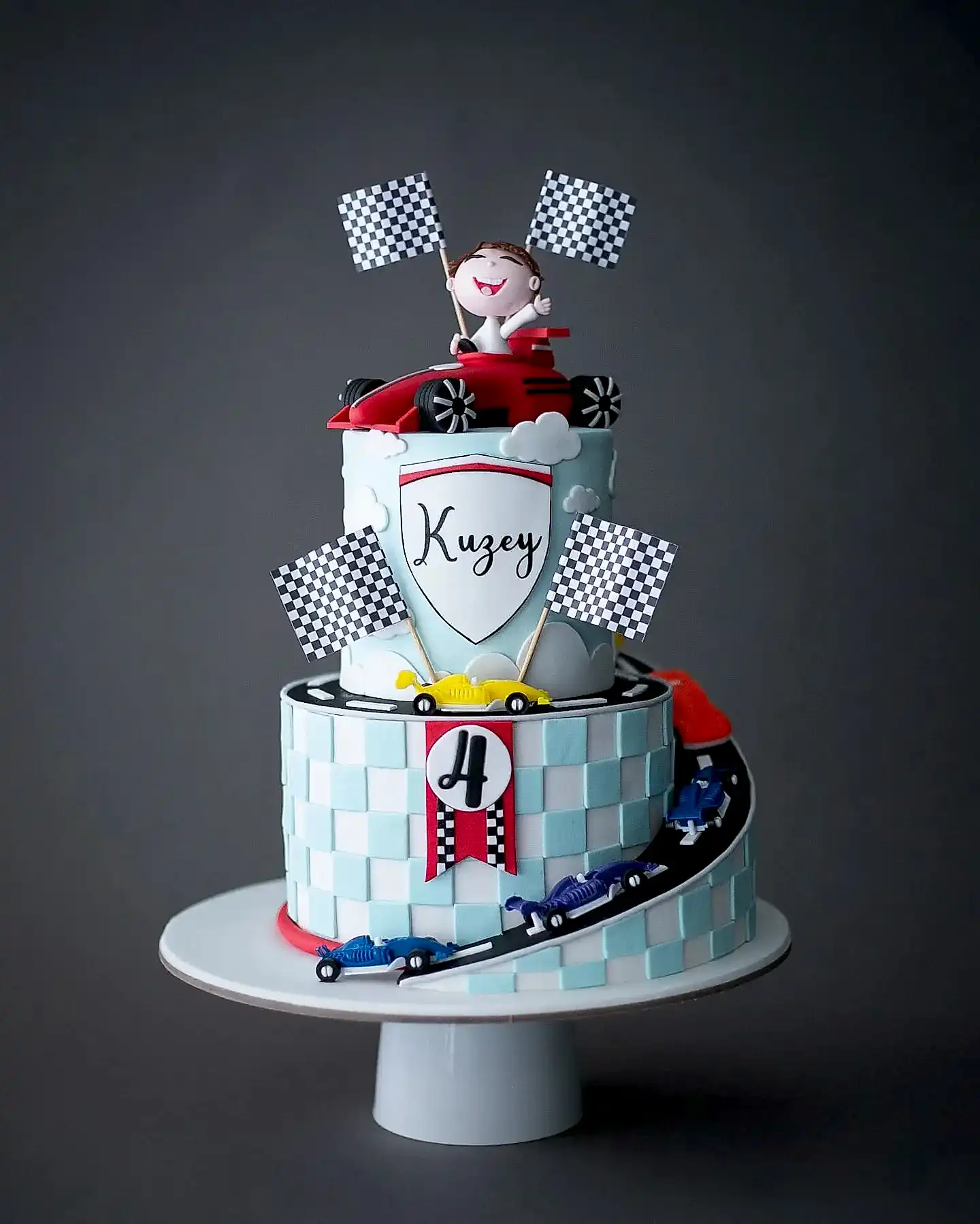 Formula 1 Yarış Arabası Süslemeli Pasta