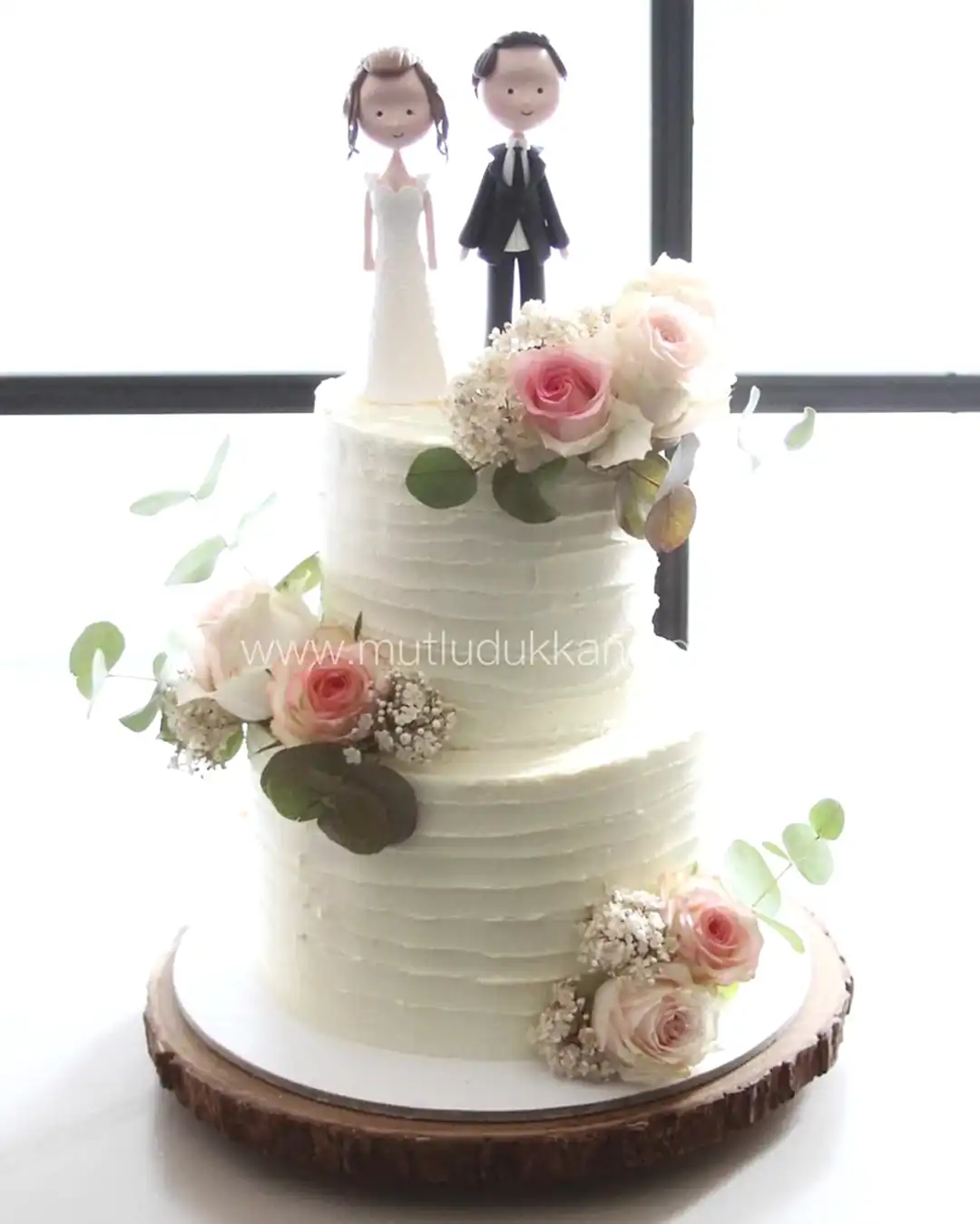 Gelin-Damat Figürlü Nişan Pastası