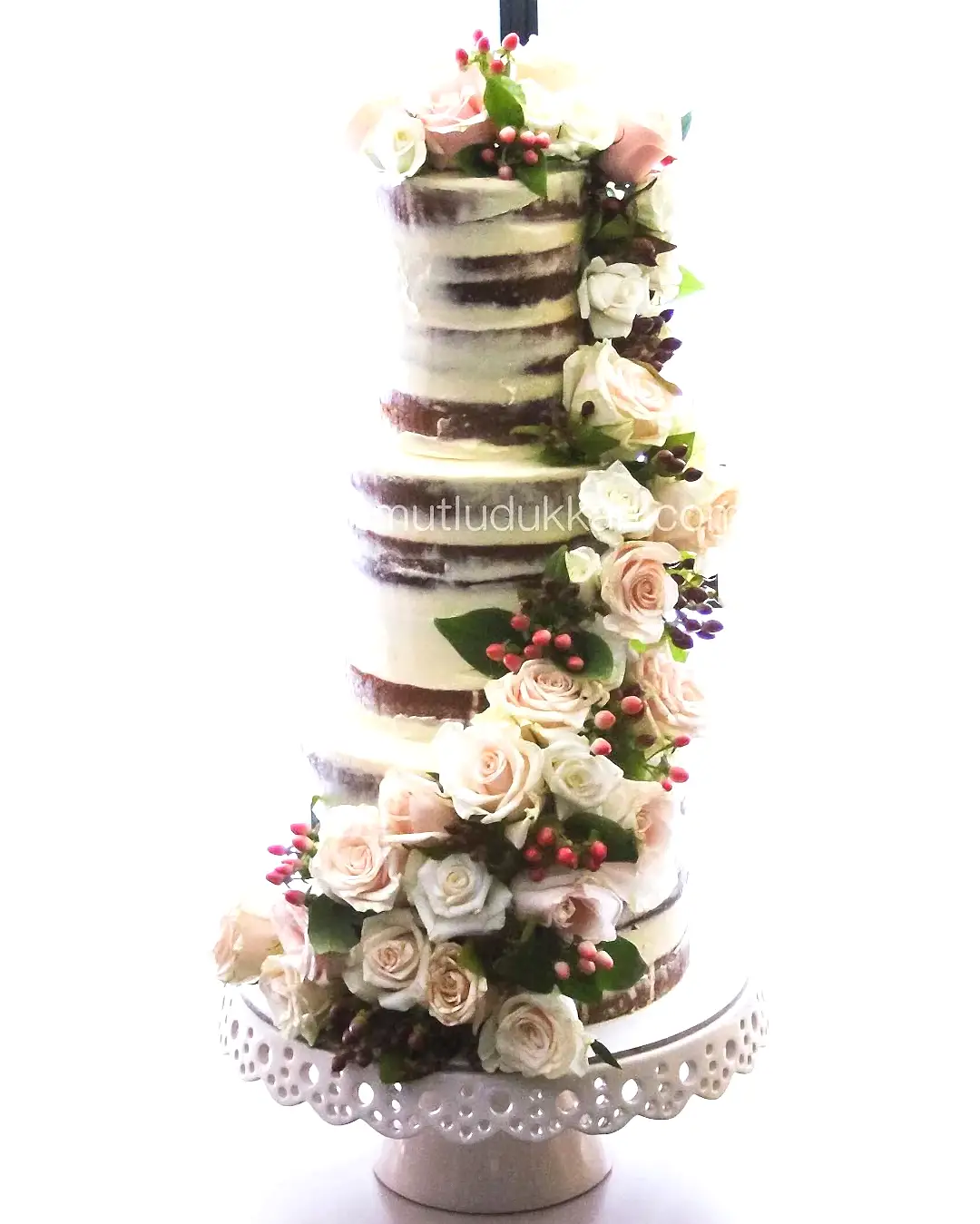 Gül Süslemeli Şeker Hamursuz Pasta