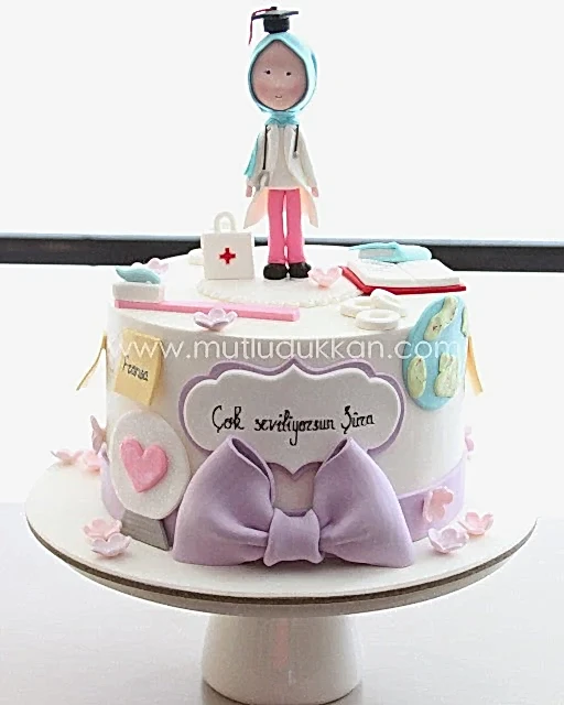 kadın doktor pasta – tıp fakültesi mezuniyet pastası