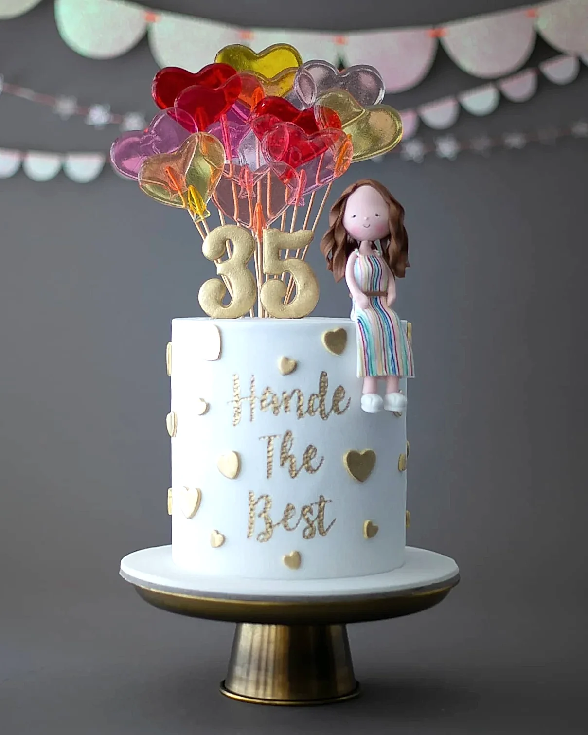 kalpli pasta – renkli şeker süslemeli kutlama pastası