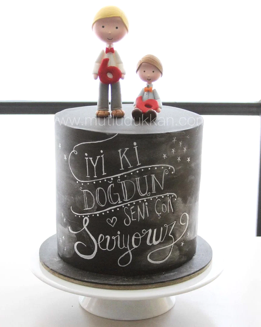 kardeş pasta – kara tahta temalı doğum günü pastası
