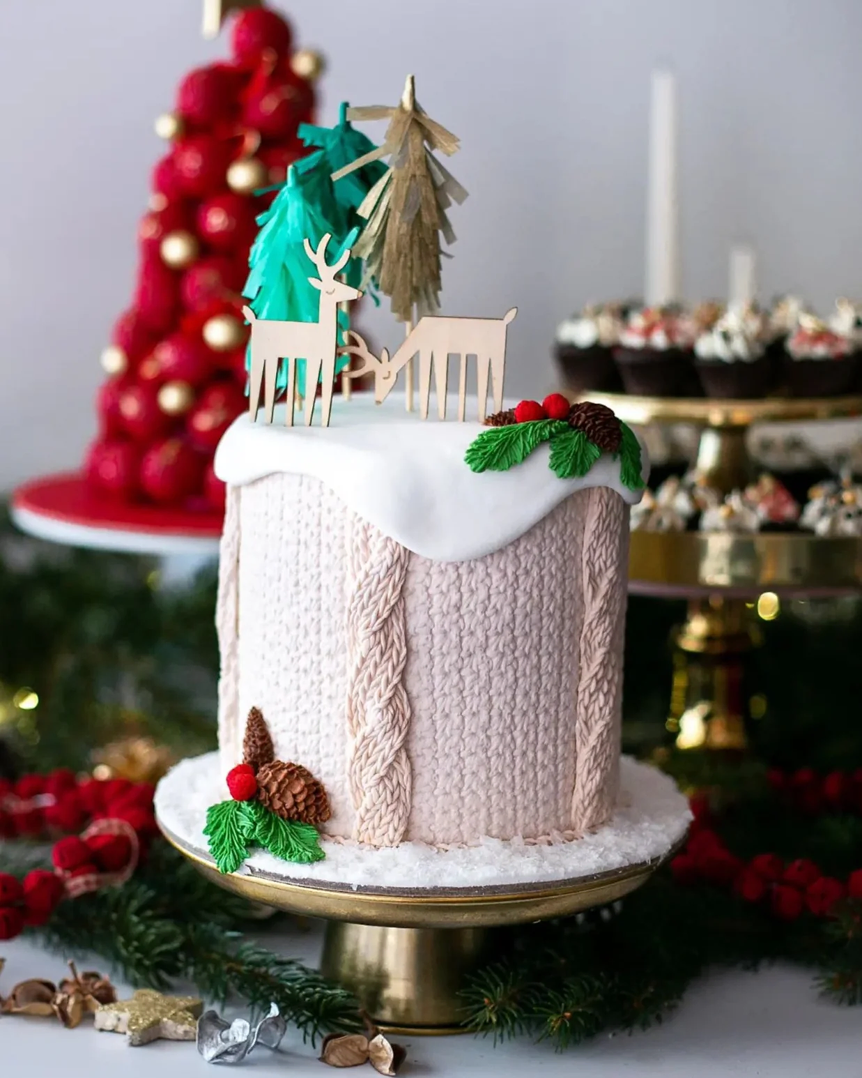 kış orman pasta – çam ağaçlı geyik süslemeli pastası