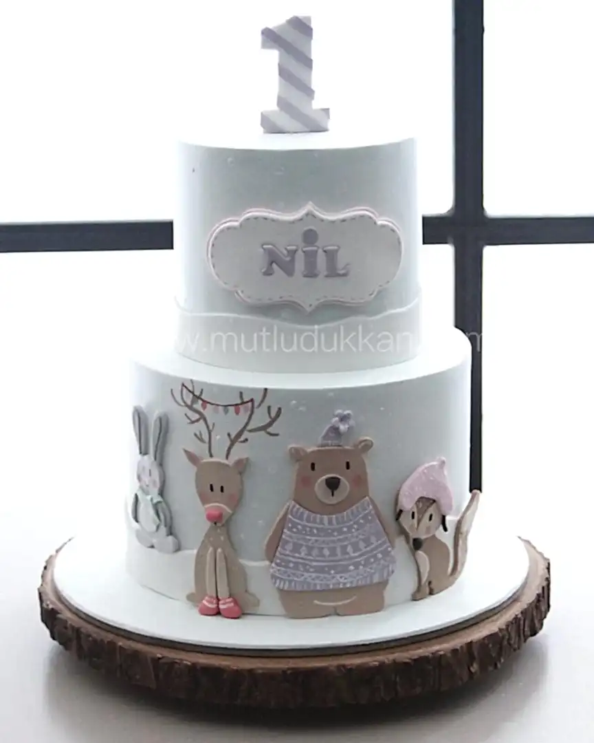 kış pasta – orman hayvanlı 1 yaş doğum günü pastası