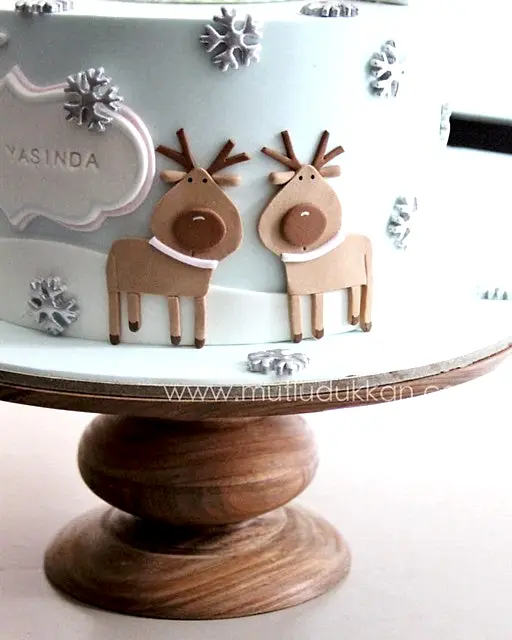 kış pastası – kar tanesi süslemeli 1 yaş kız pastası