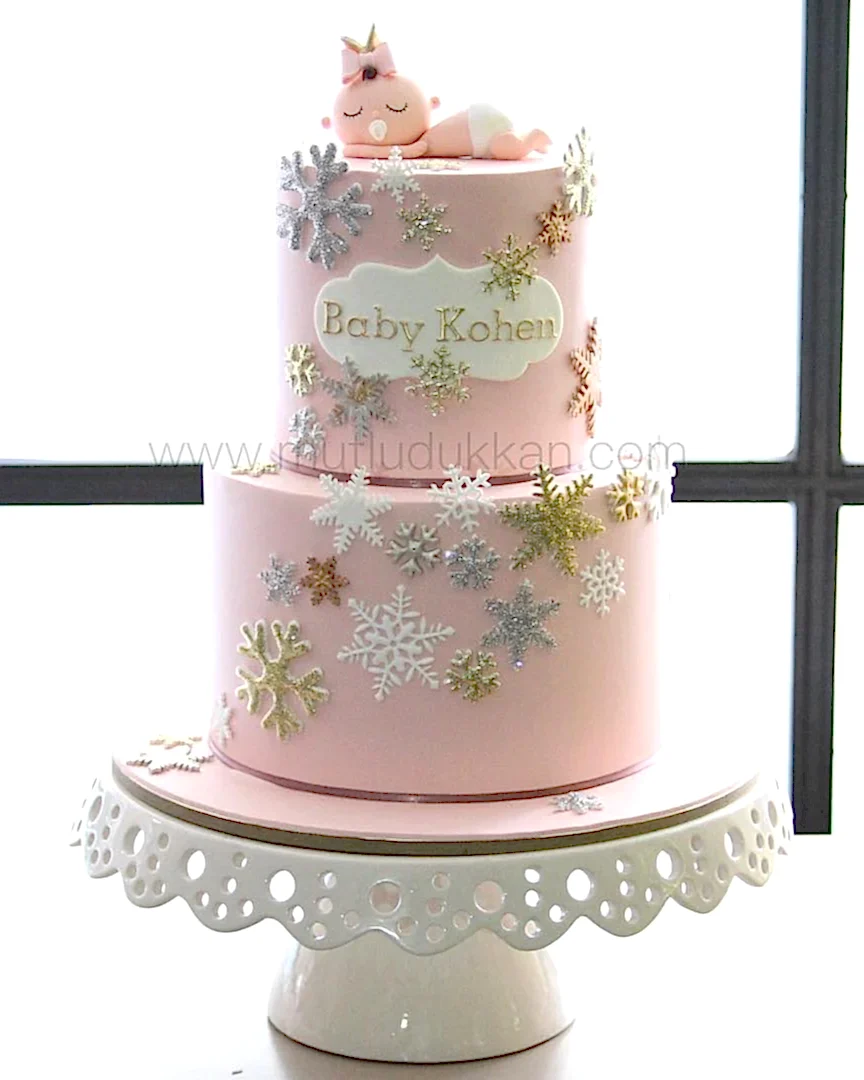 kız bebek pasta – kar tanesi temalı baby shower pastası