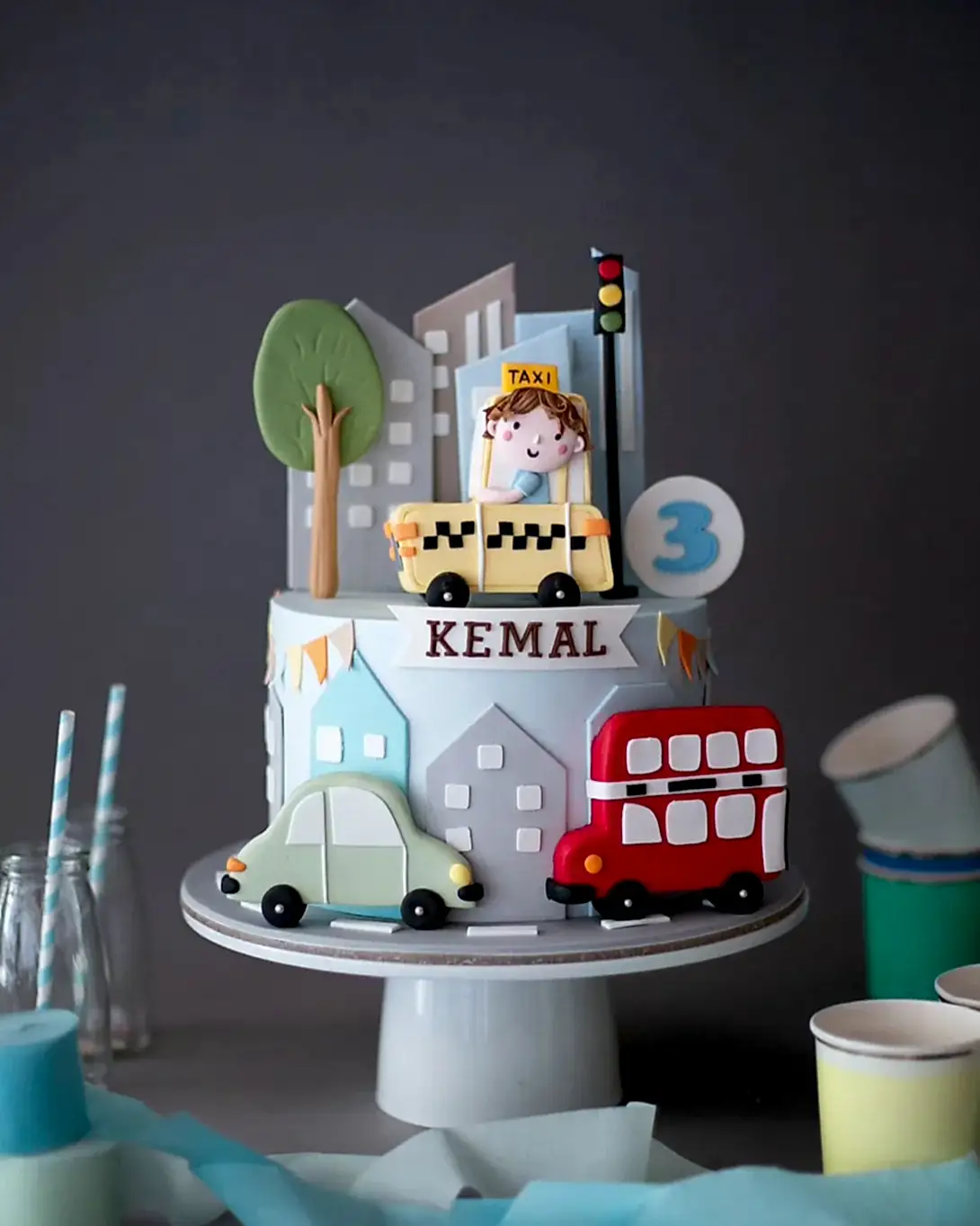 Londra Otobüsü Süslemeli Pasta