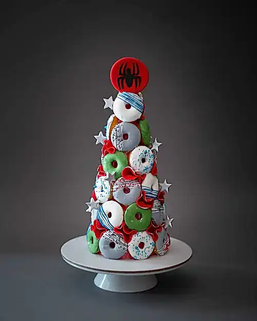 Marvel Donut Kulesi