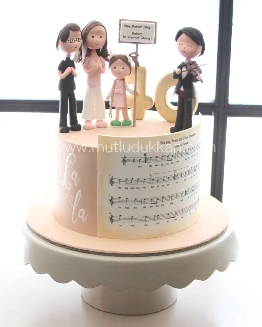 müzik notası pasta – aile figürlü doğum günü pastası