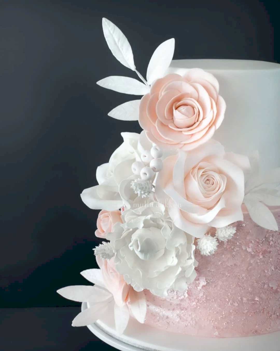pembe beyaz pasta – sim ışıltılı modern nişan pastası
