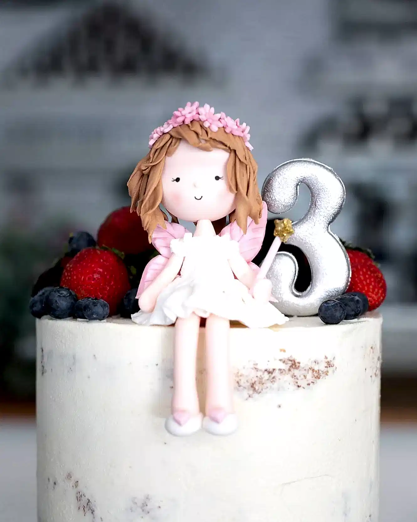 peri pasta – çilekli kız doğum günü pastası (naked cake)