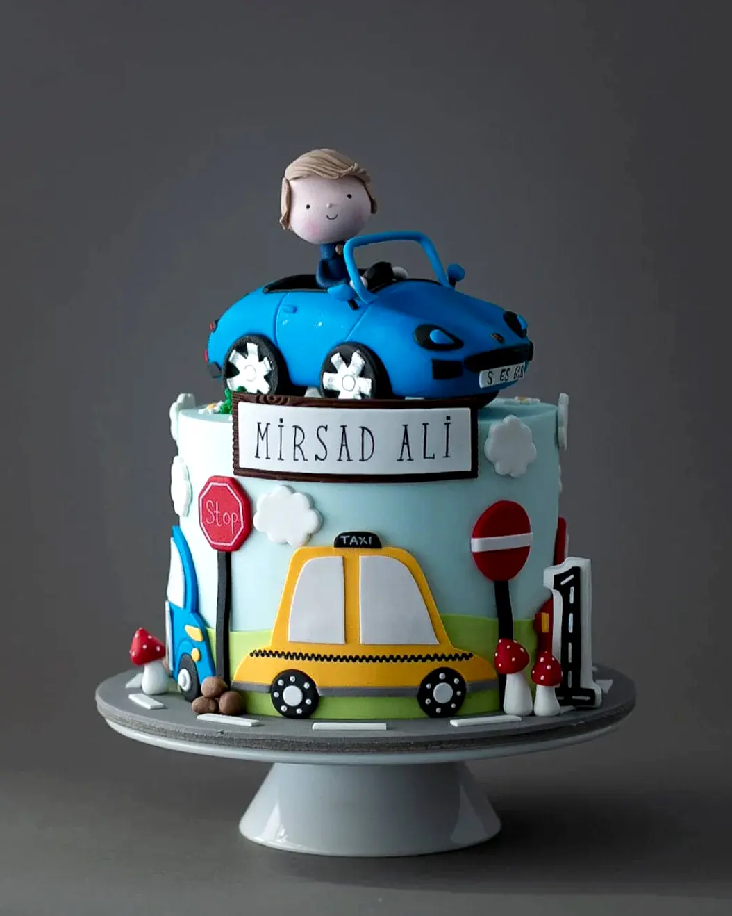 Porsche Araba Süslemeli Pasta