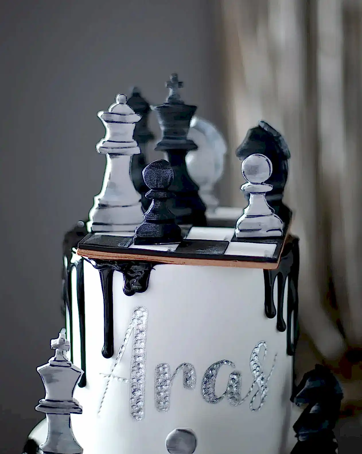 satranç pasta – oyun taşları ve satranç tahtası pastası