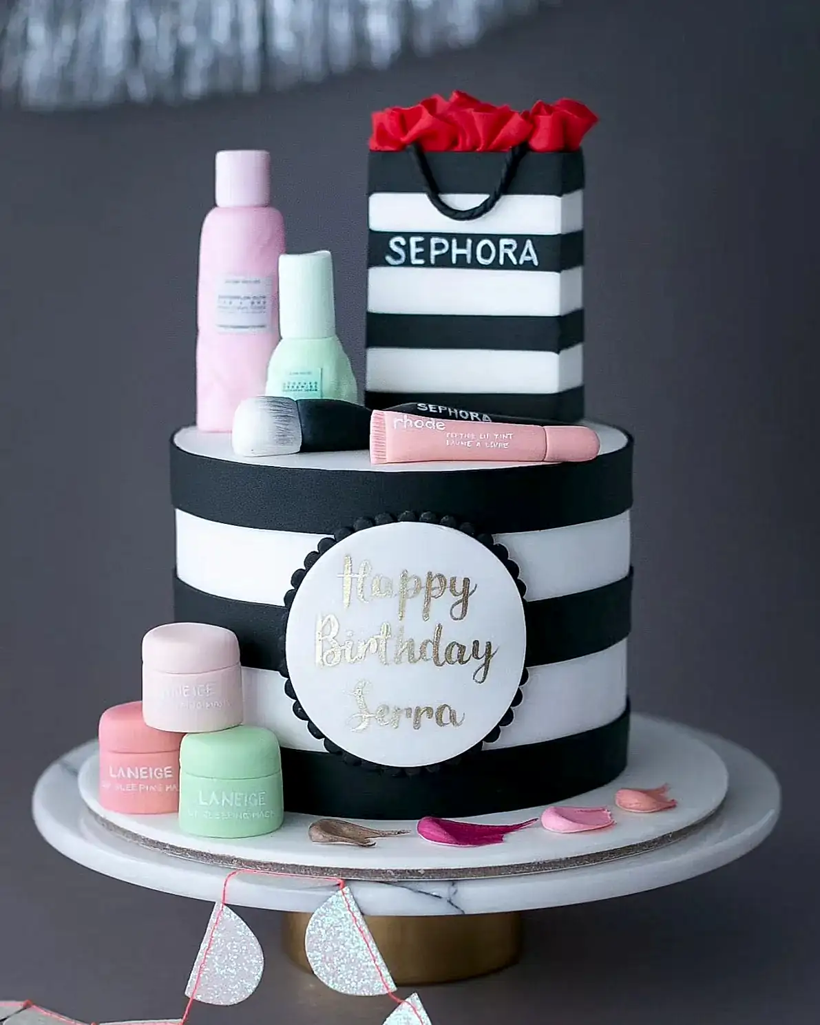 sephora pasta – kozmetik ve cilt bakım temalı kız pastası