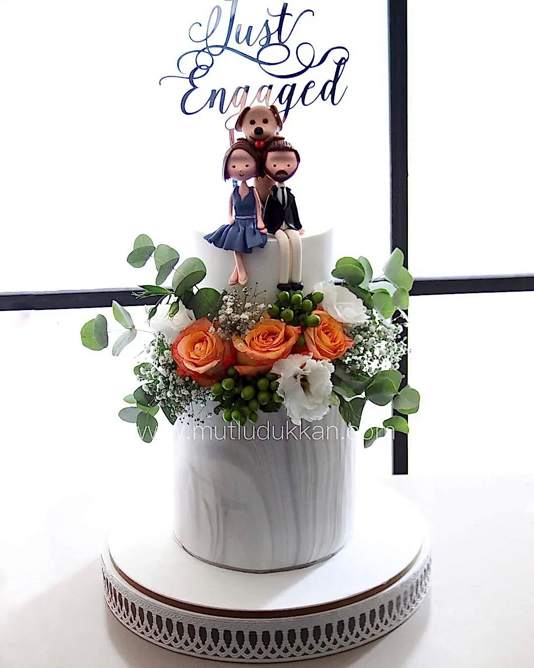 söz pasta – köpek ve insan figürlü romantik pasta