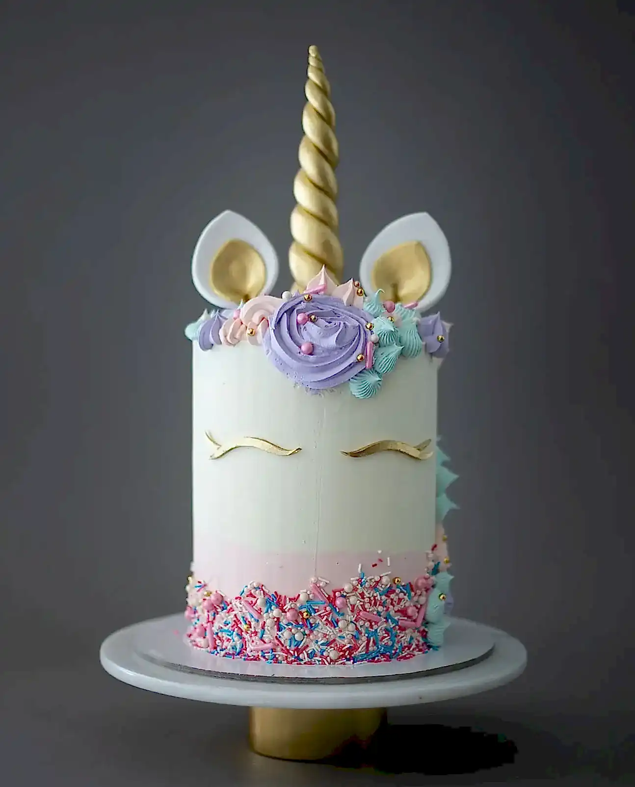 unicorn pasta – kremalı ve şekerlemeli kız çocuk pastası