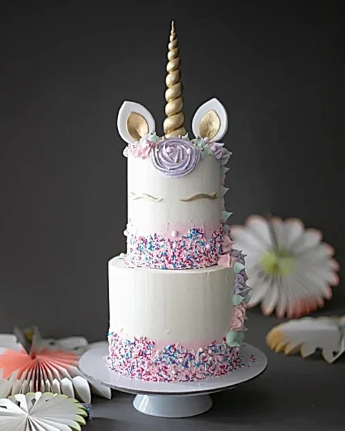 unicorn pasta – renkli şeker süslemeli kız çocuk pastası