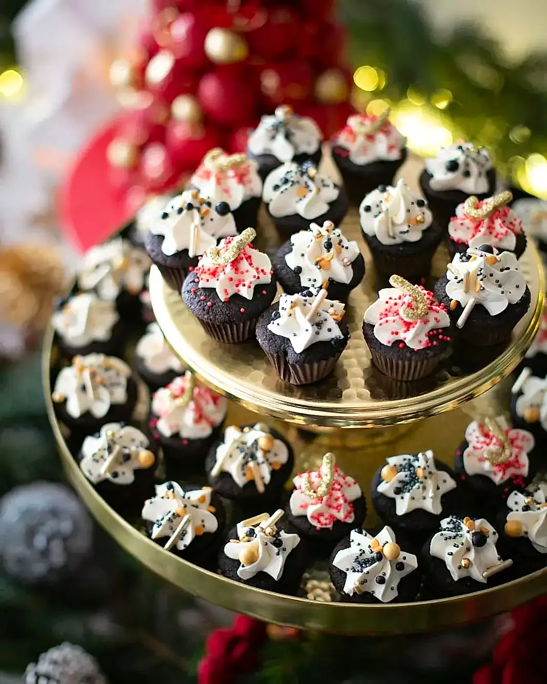 Yılbaşı için Mini Kremalı Cupcake