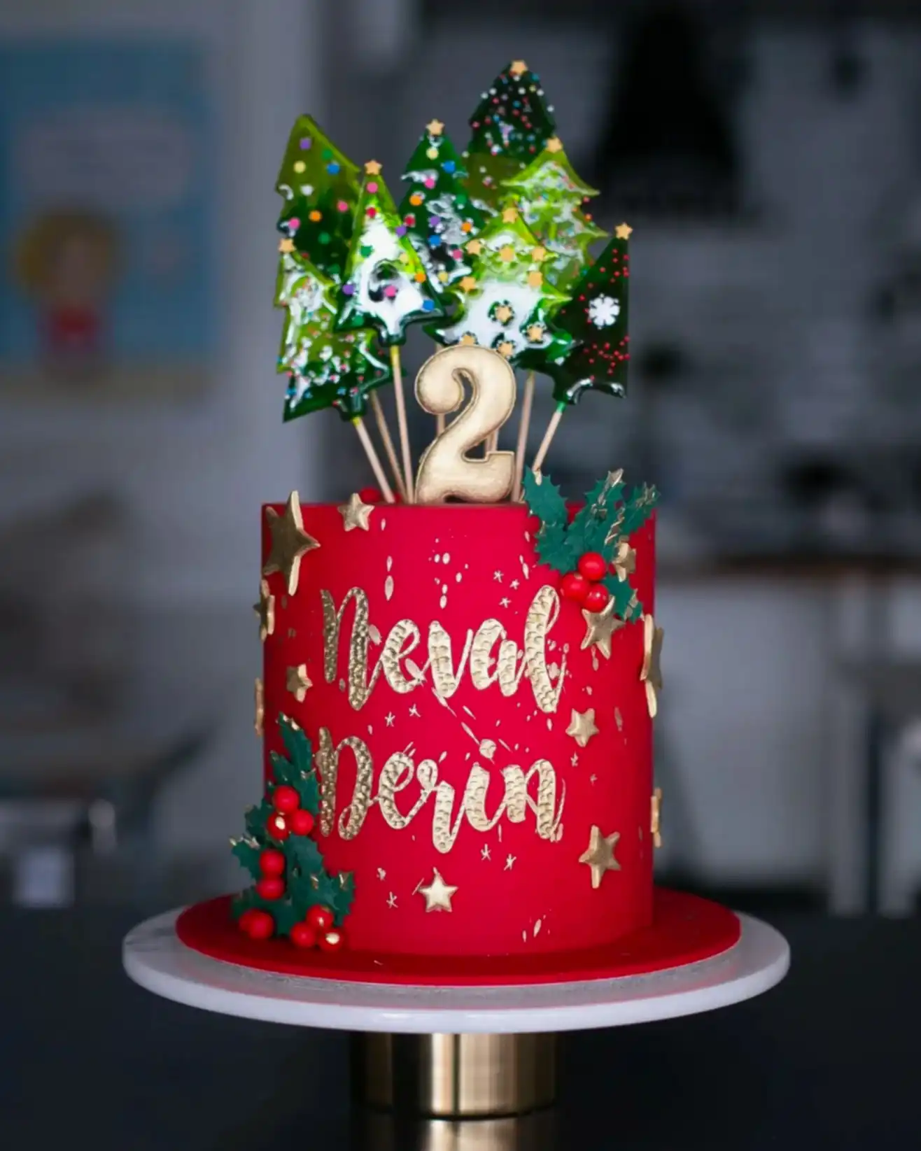 yılbaşı pasta – çam ağaçlı ve yıldız süslemeli pasta