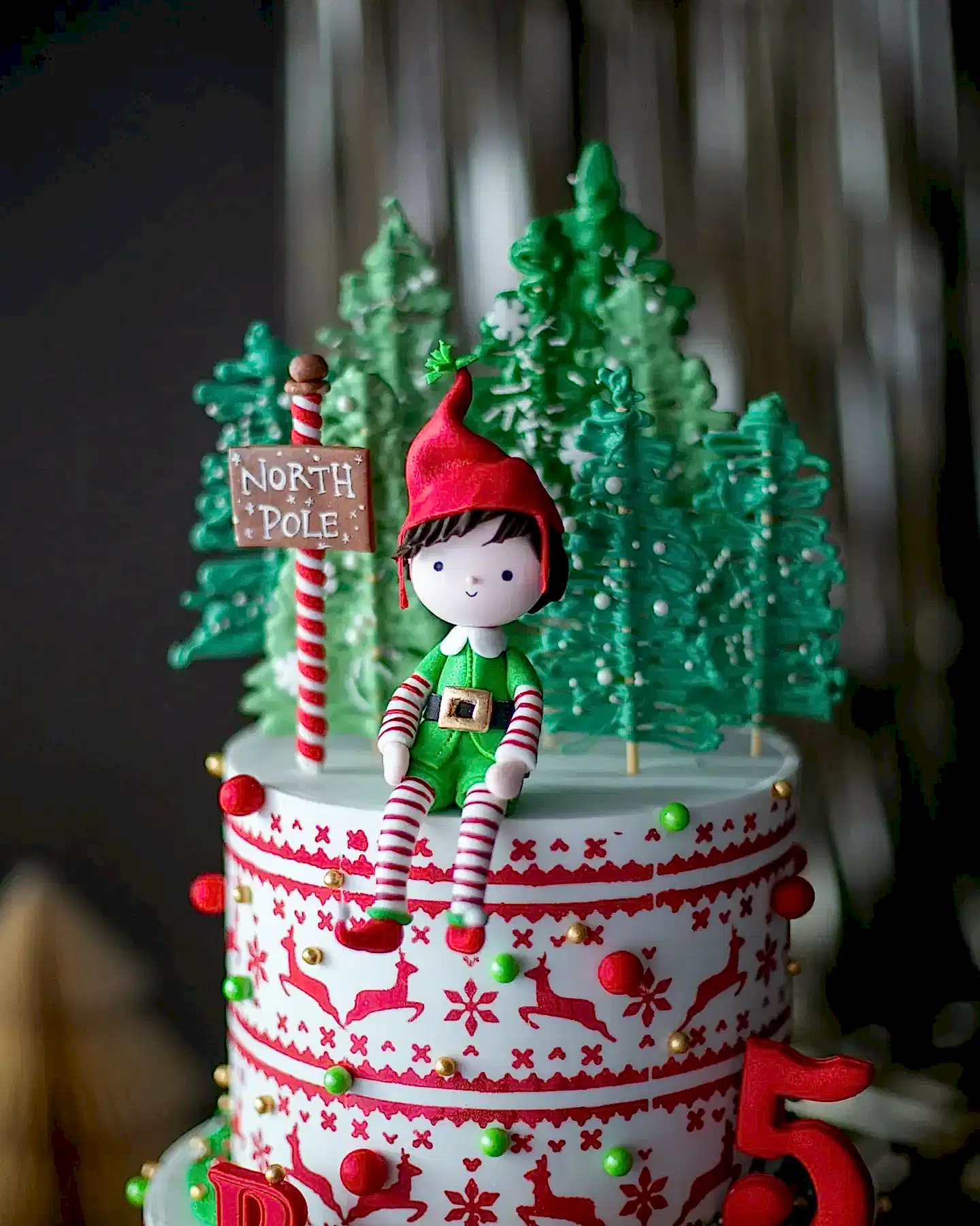 yılbaşı pastası – elf ve tren temalı çocuk pastası