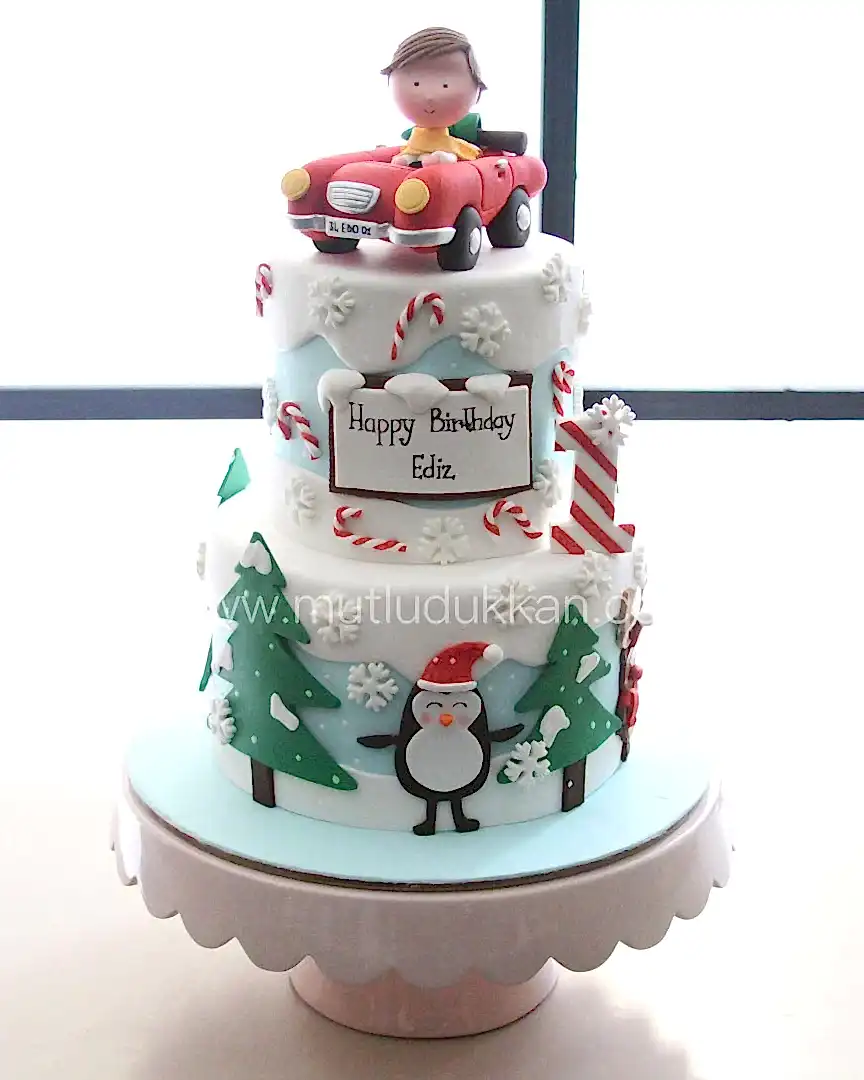 yılbaşı pastası – araba temalı ve penguen süslemeli pasta