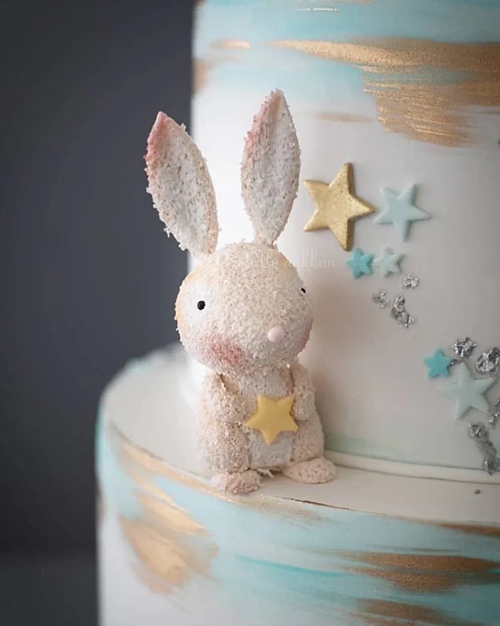 yıldız pasta – fil ve tavşan figürlü bebek doğum pastası