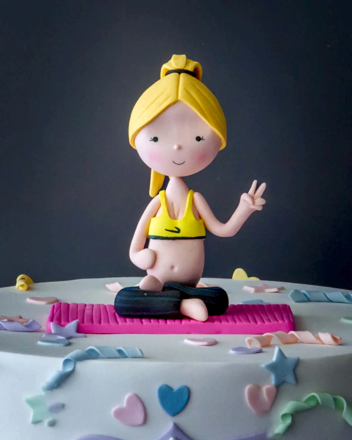 yoga  pasta – spor temalı kadın doğum günü pastası