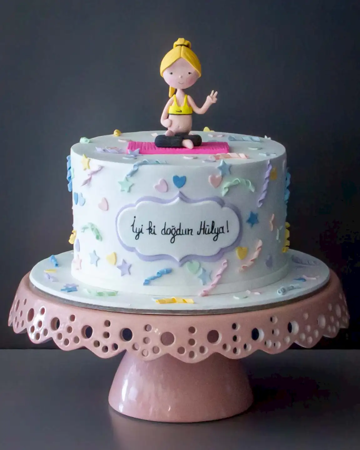 yoga  pasta – spor temalı kadın doğum günü pastası